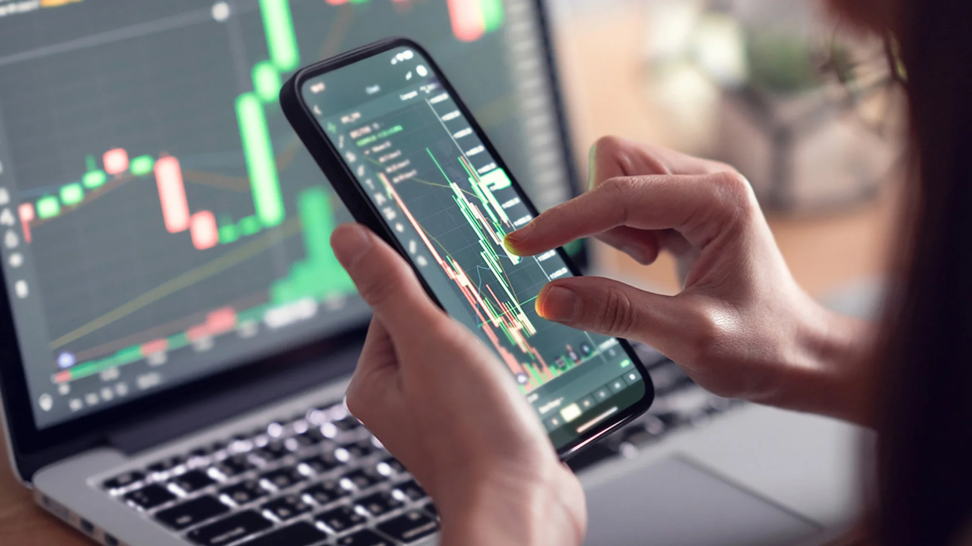 The Role of Analytics in Successful Trading with Mitrade